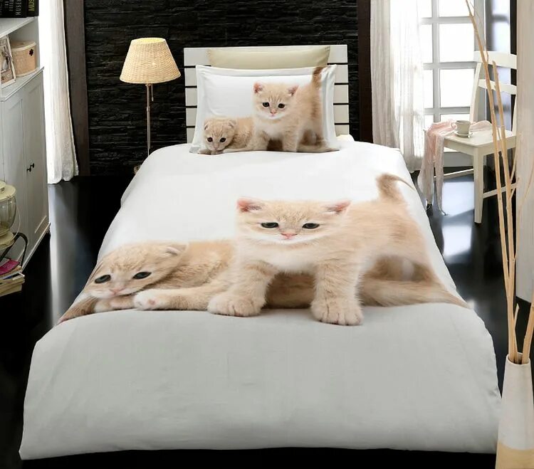 9 1 в постели. Постельное белье с котиками. Постельное белье с котятами. Комплект постельного белья с кошками. Постельное белье с кошками 1.5 спальное.