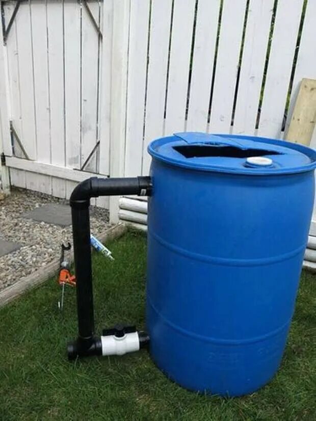 Как сделать перелив из бочки в бочку. Система сбора дождевой воды. Как сделать перелив из бочки в бочку. Перелив из бочки в бочку. Перелив из бочки.