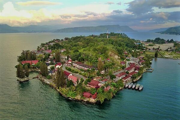Samosir island. Остров самосир. Суматра самосир. Суматра самосир. Остров суматра индонезия.