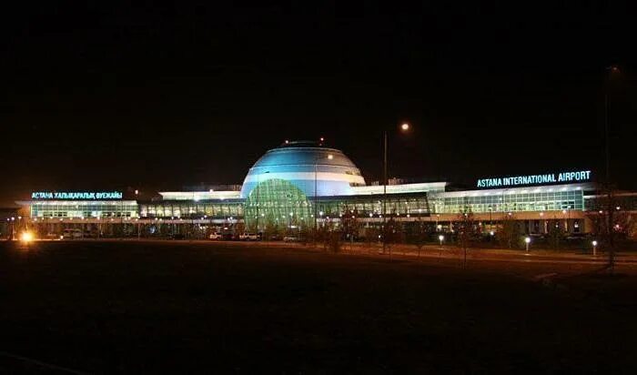 Сколько аэропортов в астане. Аэропорт Назарбаев. Международный аэропорт Астаны. Аэропорт в Астане , Астана. Астана аэропорт внутри.