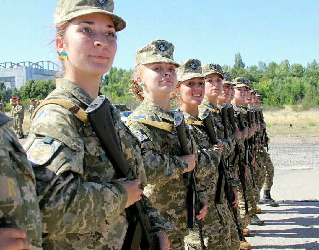Польские наемницы на Украине. Украинская Военная форма. Женщины в армии Украины.