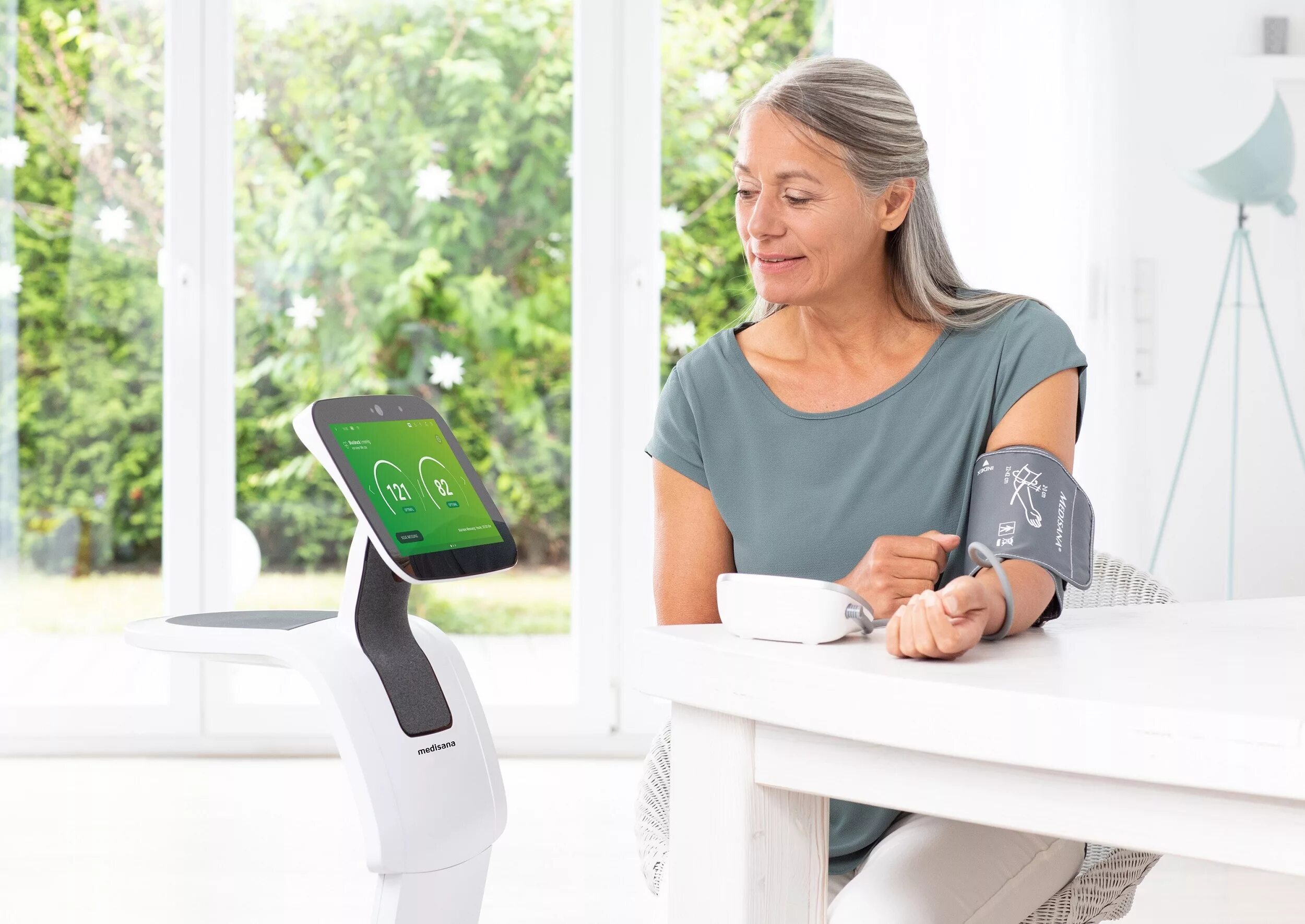 Health monitoring systems. Контроль за здоровьем. гаджеты в медицине. контроль за здоровьем дома. remote patient monitoring.