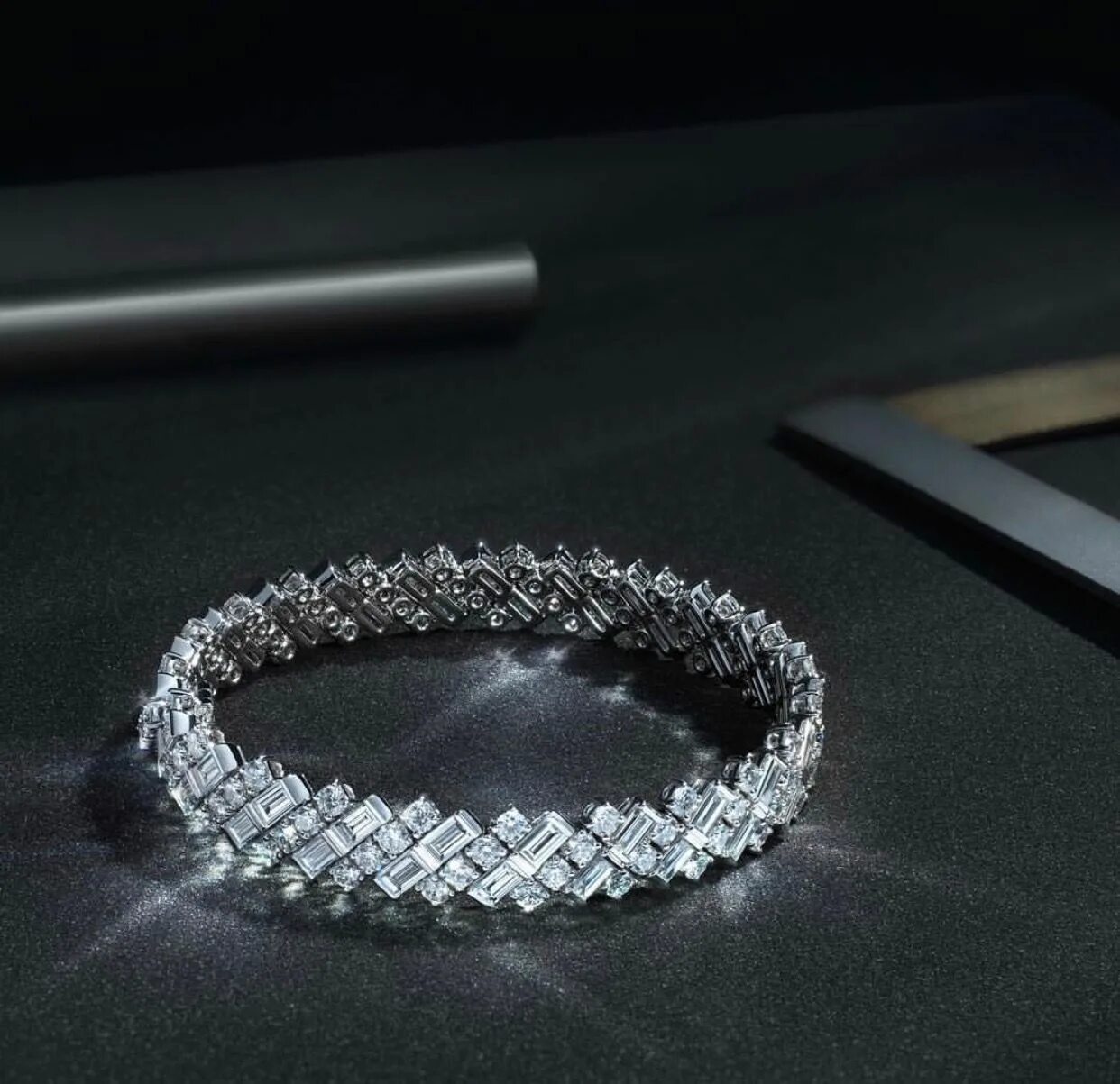 Fred meyer jewelers браслет l010013018t. Браслет из алмазов. Бриллиантовый браслет мужской. Херкимерский алмаз браслет. Miuz diamonds браслет.
