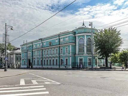 Волхонка 13
