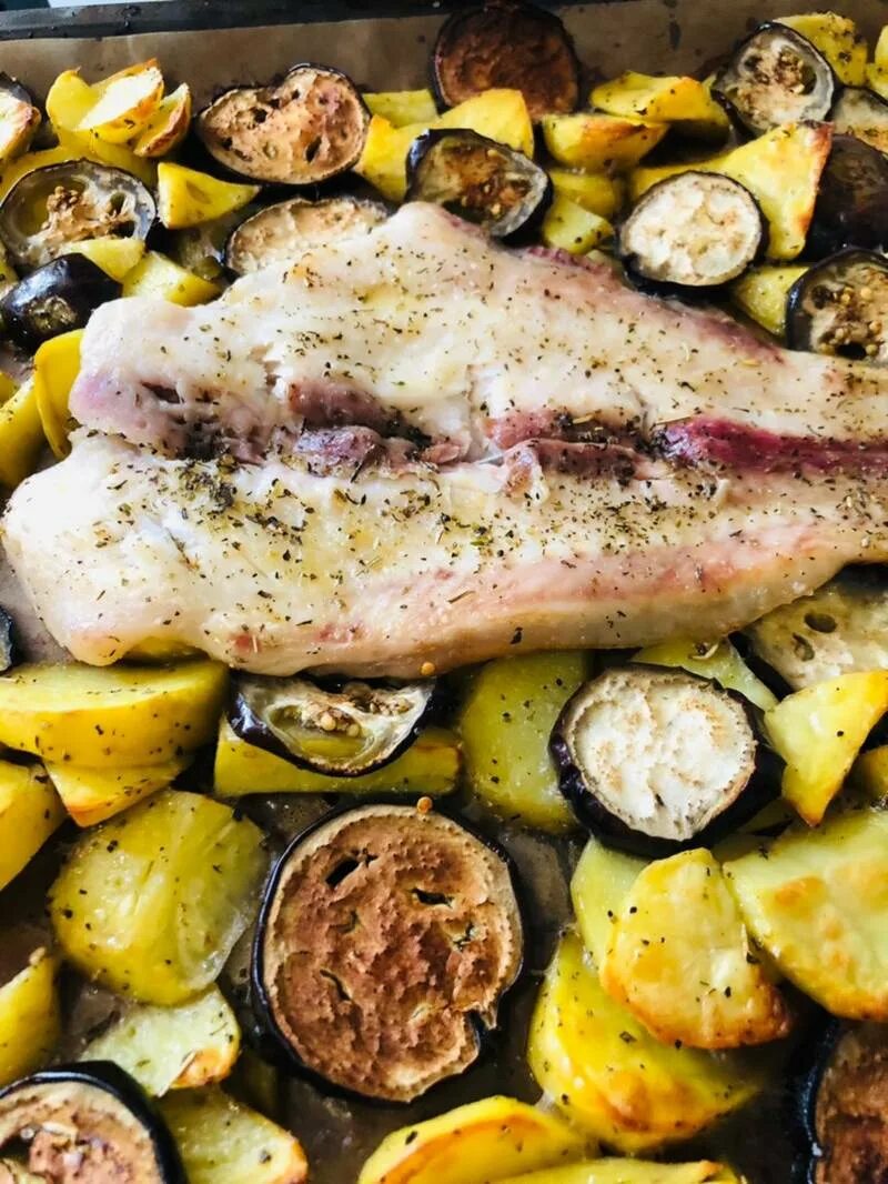 Пангасиус в духовке с картошкой. Рыба пангасиус рецепты приготовления.