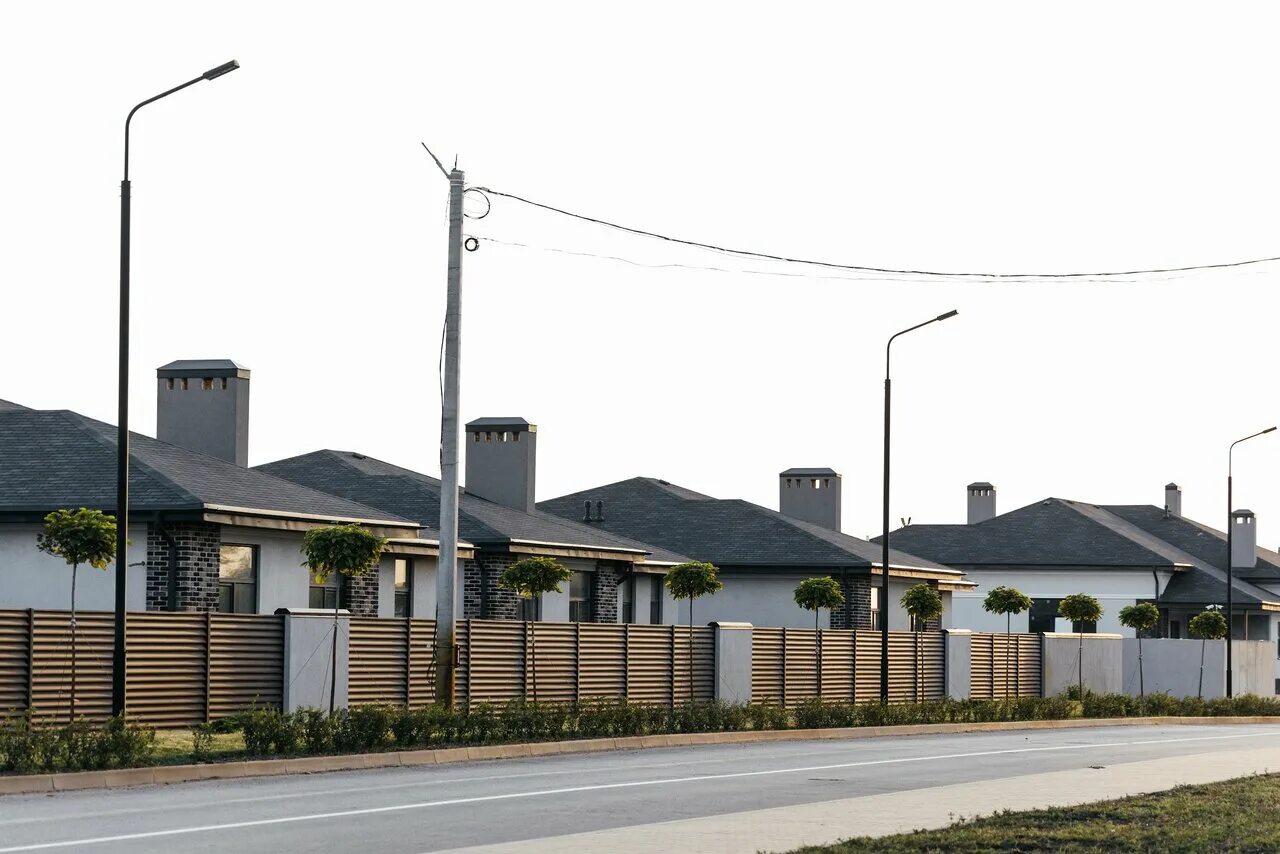 коттеджный поселок батайск. коттеджный поселок легенда батайск. грин парк батайск. сквер батайск улица василия першикова. коттеджный поселок батайск.