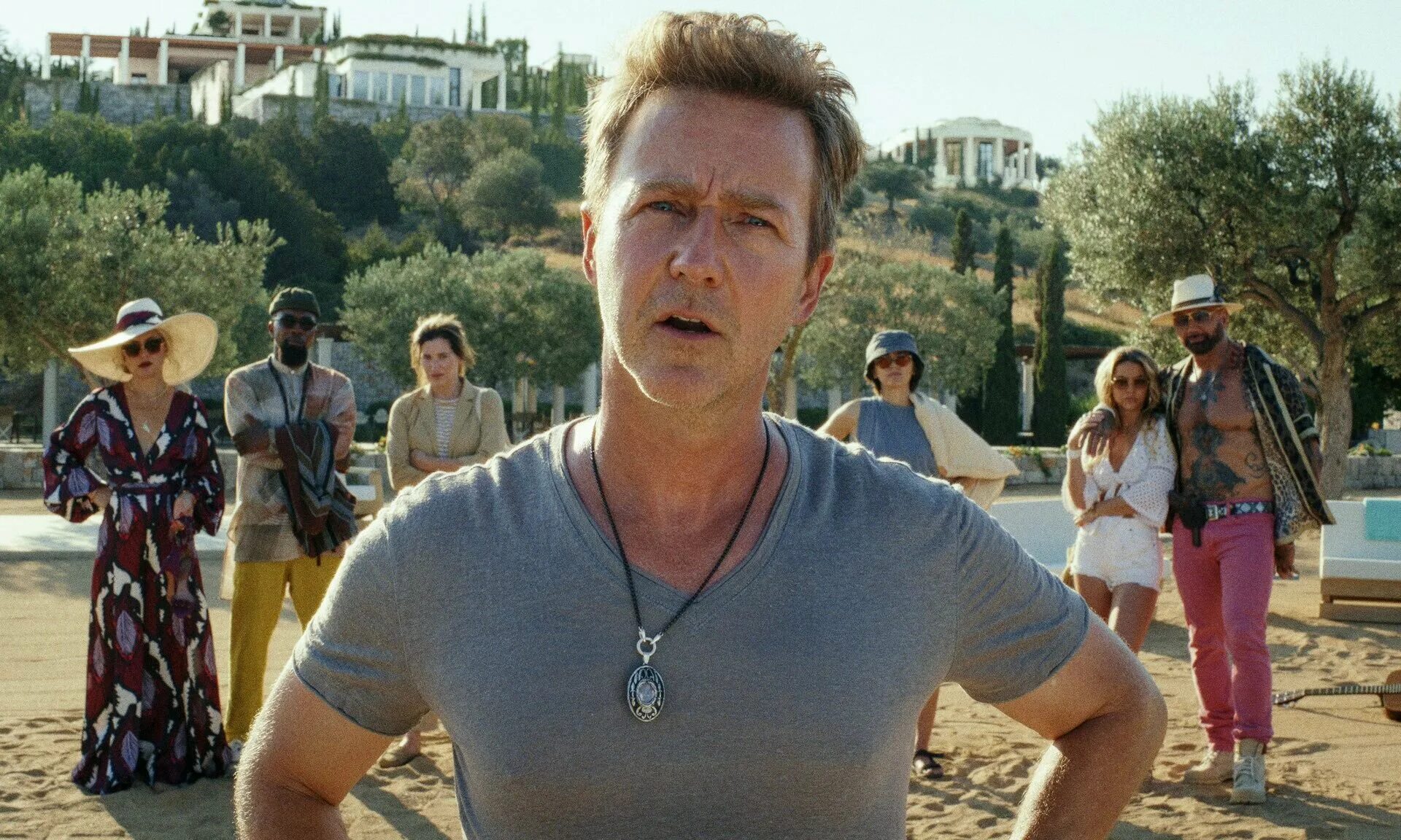 Достать ножи 2023. Дэниел крейг на ножах. Достать ножи 2023. Дэниел крейг 2023. Достать ножи 2023.