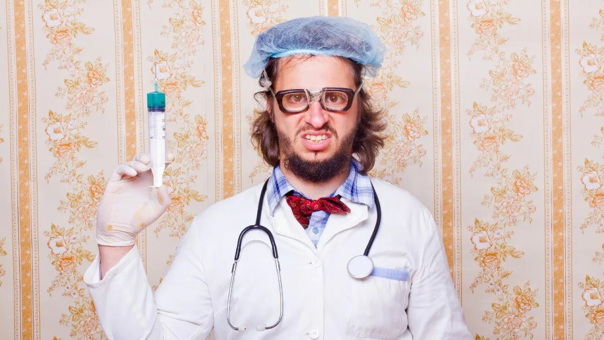 очень странный доктор. Stranger things мартин бреннер. очень странные дела доктор. очень странный доктор. очень странный доктор.