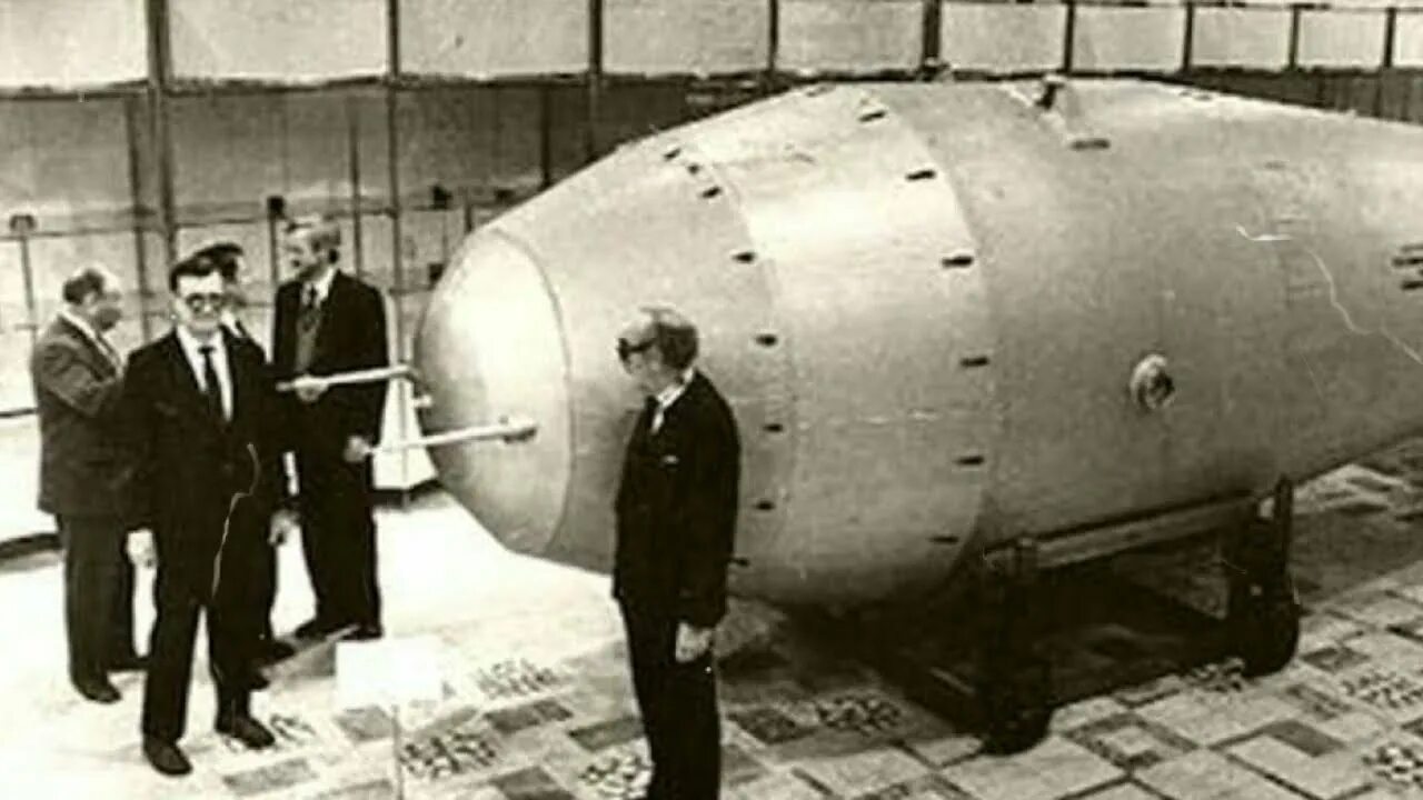 Водородная бомба в россии. Ан602 царь-бомба. Ан602 термоядерная бомба — «царь-бомба» (58,6 мегатонн). Царь бомба 1961. Царь бомба 1961 год.