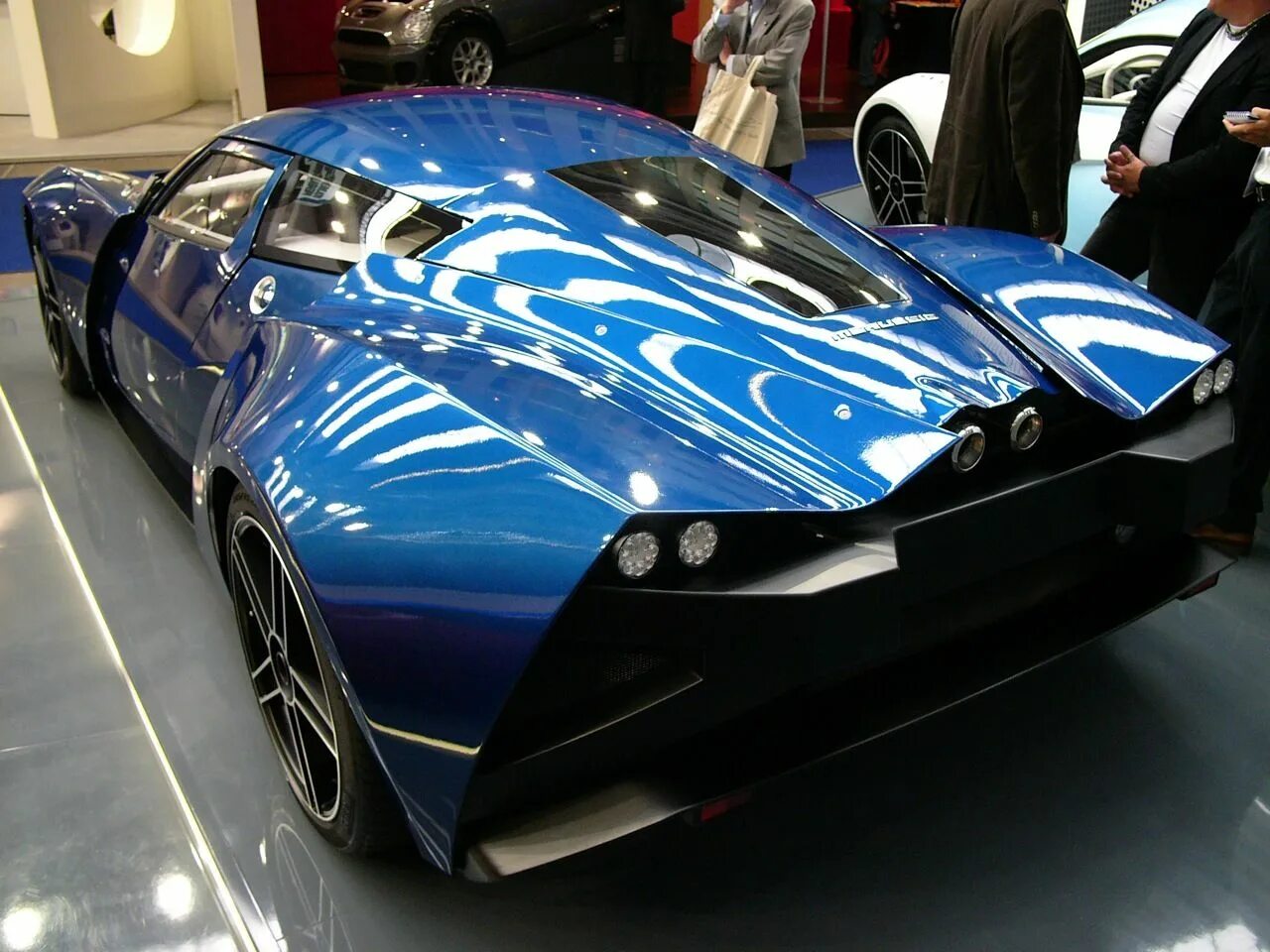 Marussia b2 2010. Спорткар Marussia b2.