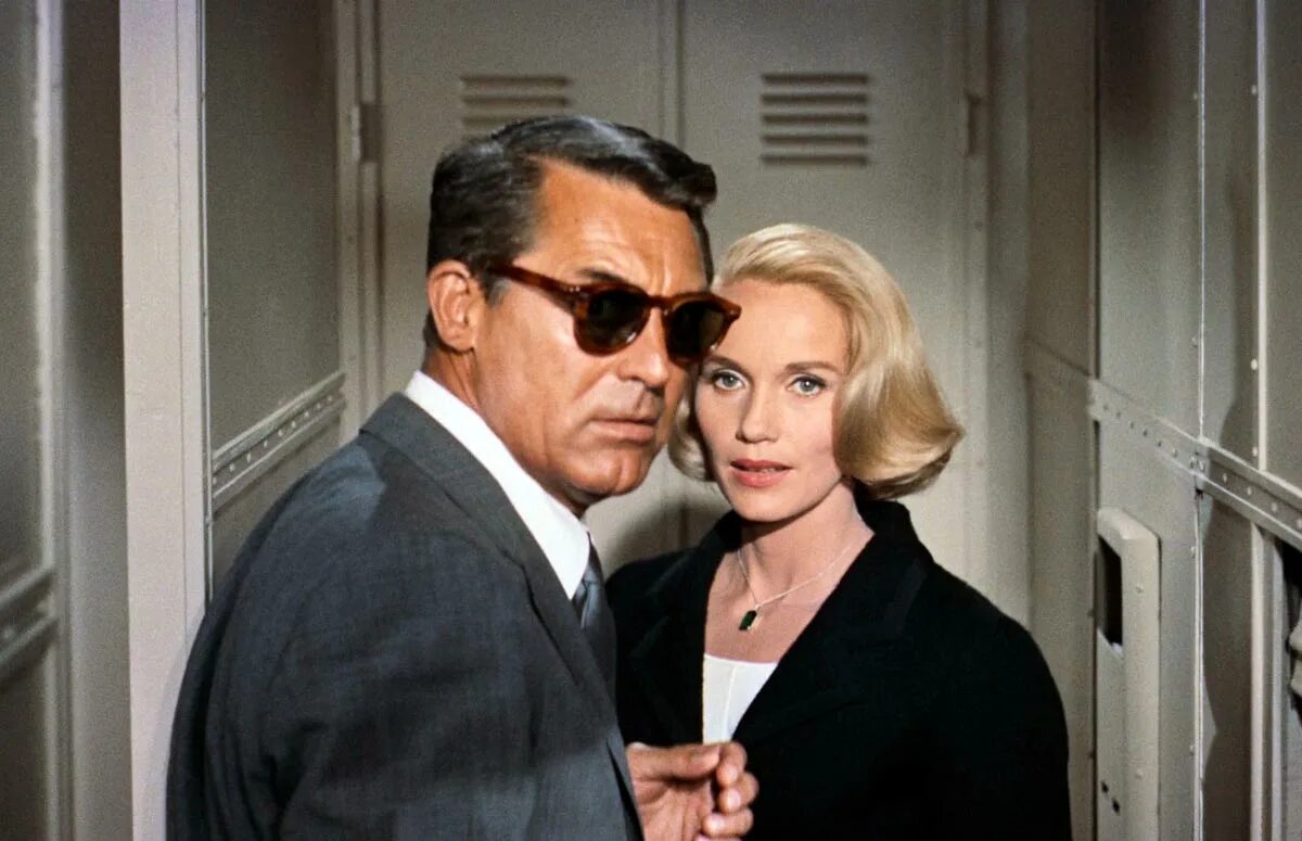 К северу через северо запад. На север через северо-запад (1959). ева мари сэйнт к северу через северо-запад. north by northwest 1959. кэри грант на север через северо запад.