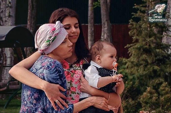 Мать алианы устиненко. Алиана устиненко мама. Мама алианы гобозовой. Алиана устиненко мама. Алиана устиненко мама.