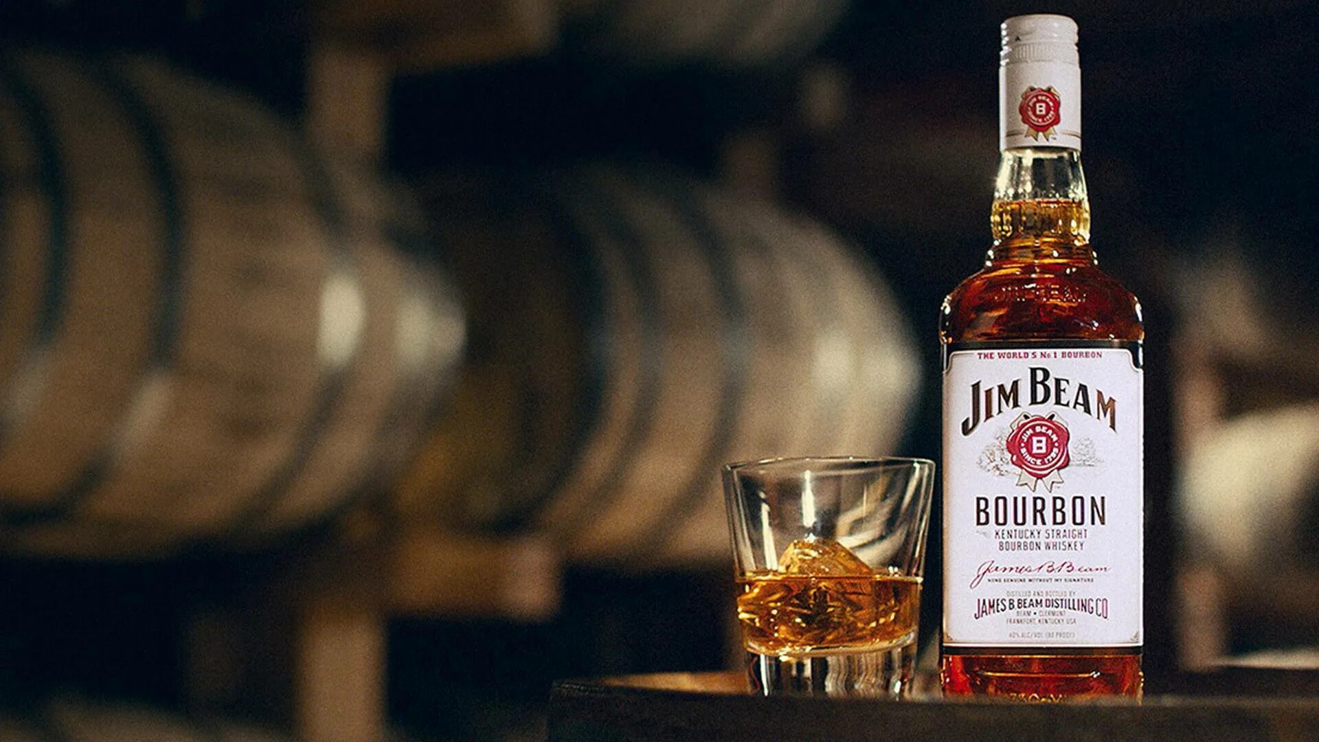 Бурбон из чего. Jim beam 5л. jim beam white. бурбон виски jim beam.