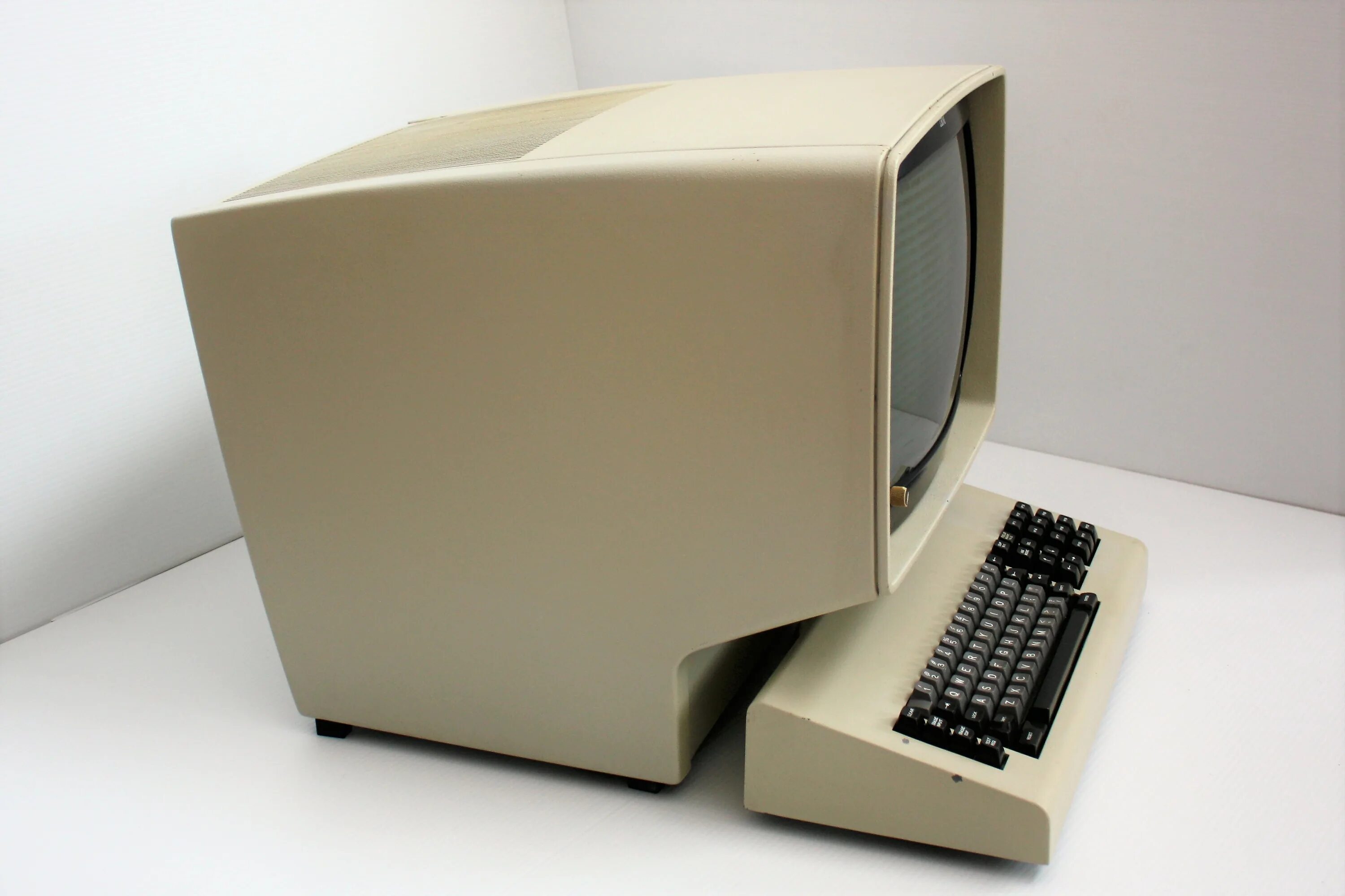 IBM 3270 терминал. IBM 3277. Монитор IBM 353x. IBM 2250 мониор. Ibm цена