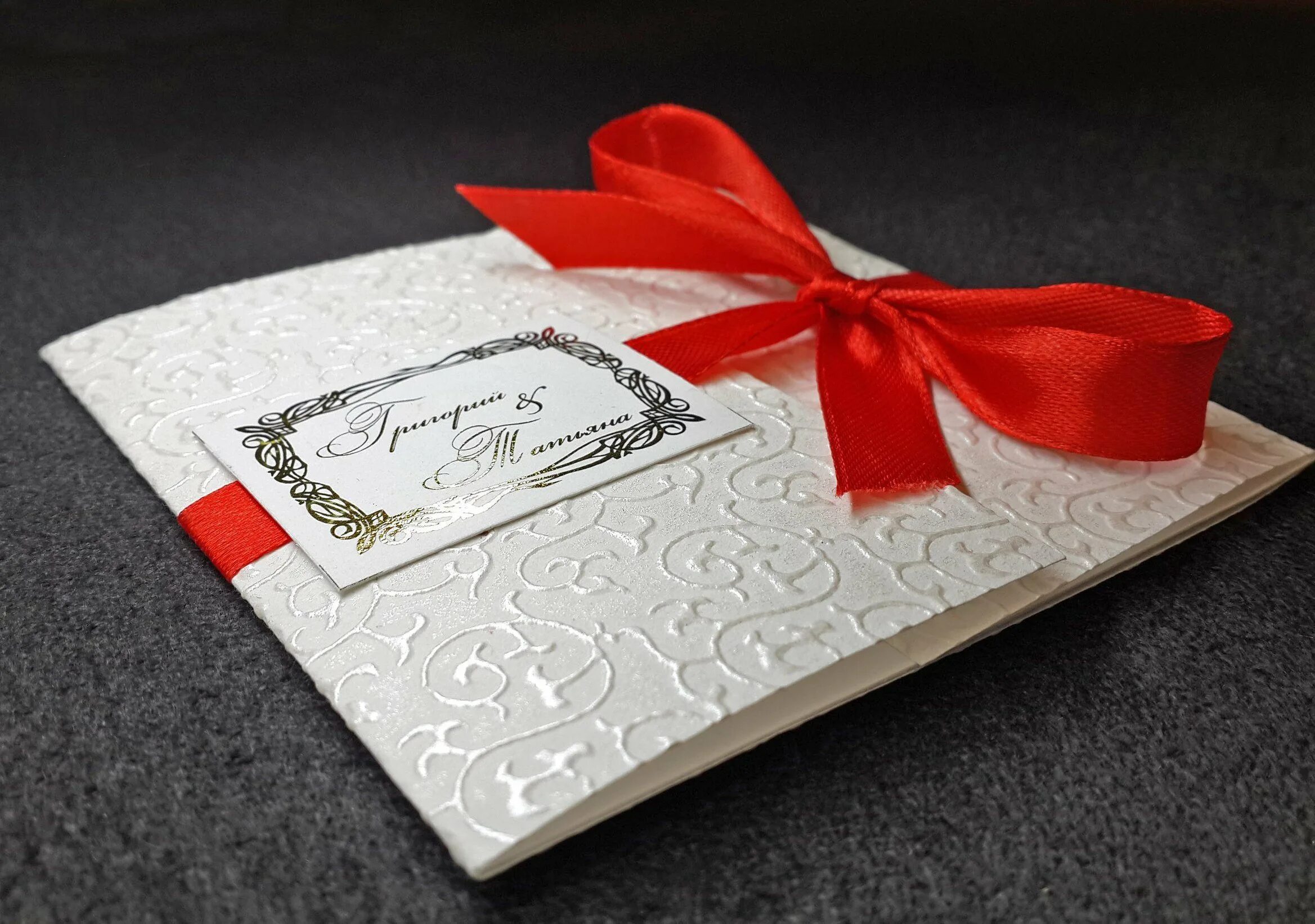 Типография приглашение афиша. Приглашения типография. Пригласительные на дизайнерской бумаге. Приглашение на свадьбу. Стильные свадебные приглашения.