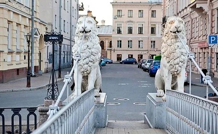 Петербург львы с крыльями. Мост со львами в Санкт-Петербурге. Мост 4 Львов Санкт-Петербург. Питер мост со львами. Мост со львами на канале Грибоедова.