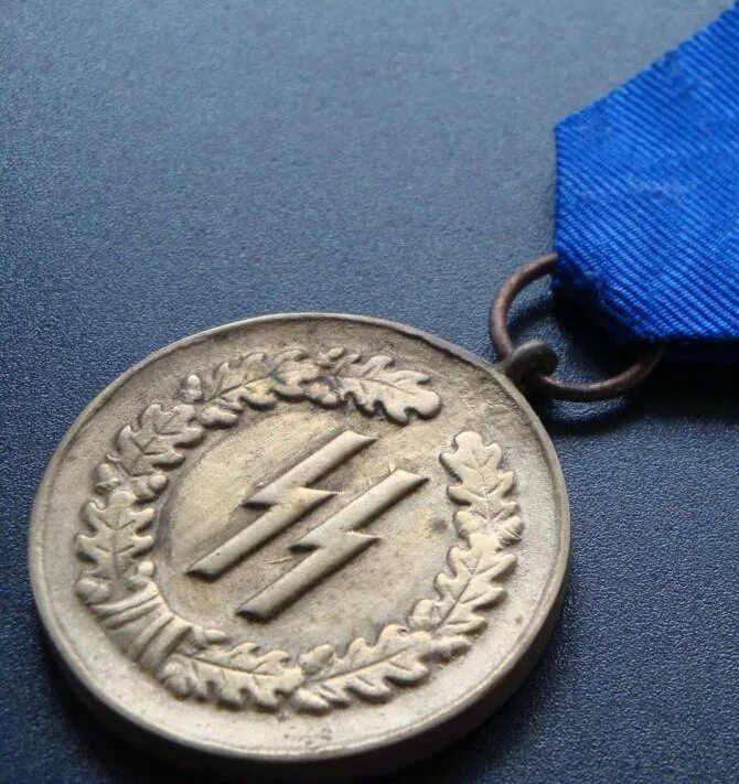 4 medals. Медаль SS. Медаль выслуги в СС. Медаль за выслугу 4 года в СС. Медаль 4 года.