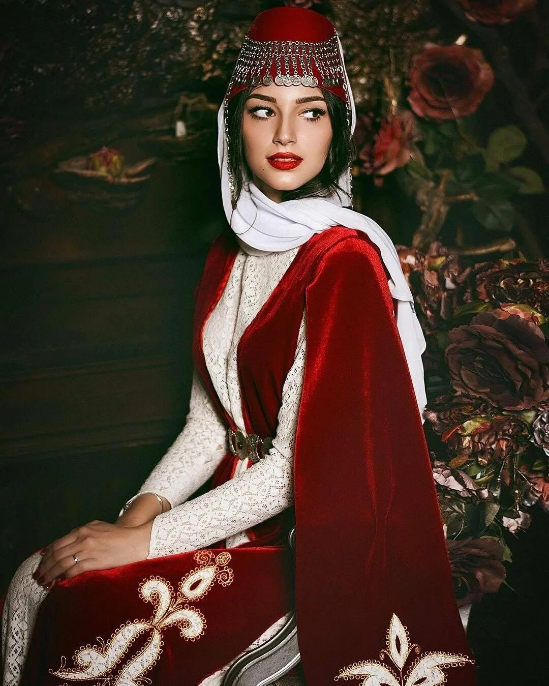 Армянский тараз. Армянский тараз. Armenian taraz. Armenian taraz art. Тараз армянская национальная одежда.