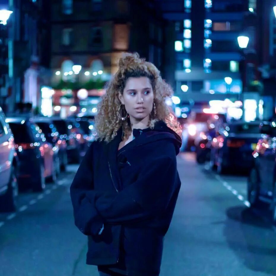 Raya певица. Песня prada raye. Raye rudimental regardless. Raye певица hot. Песня prada raye.