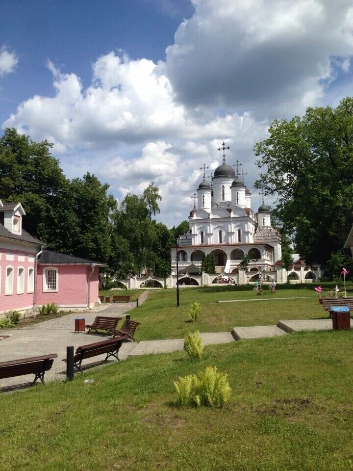 Большие вяземы фото поселка. Парк Захарово Одинцовский. Большие Вязёмы Одинцовский район. Поселок Вяземы Одинцовский район. Парк большие Вяземы.