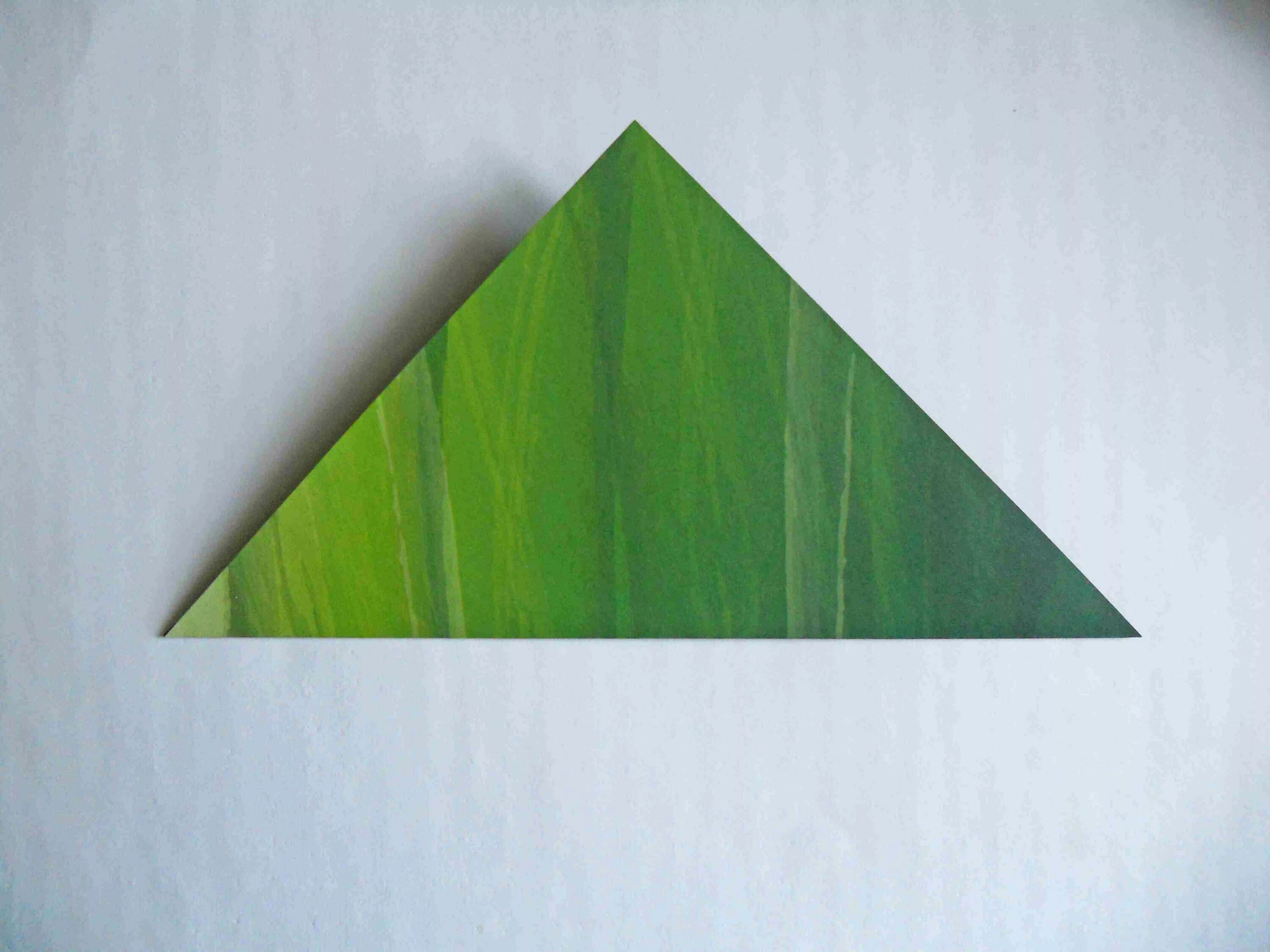 Форма треугольник базовая форма треугольник оригами. Как сделать форму треугольника. Как сделать форму треугольника. Базовая форма двойной треугольник. Оригами из базовой формы двойной треугольник.
