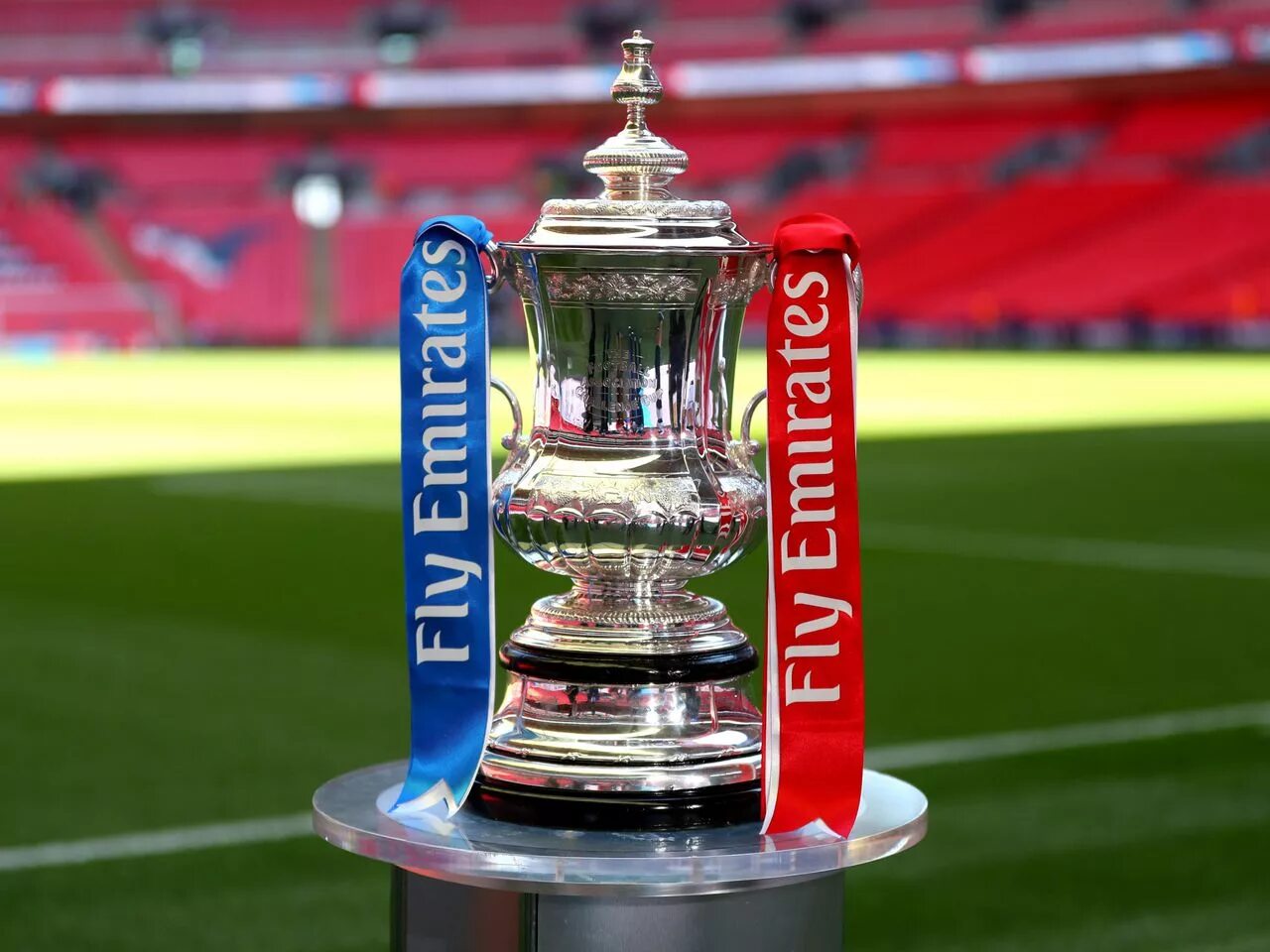 Fa cup final. Кубок англии трофей. Кубок англии по футболу турнирная. Кубок англии трофей. Кубок англии по футболу турнирная.