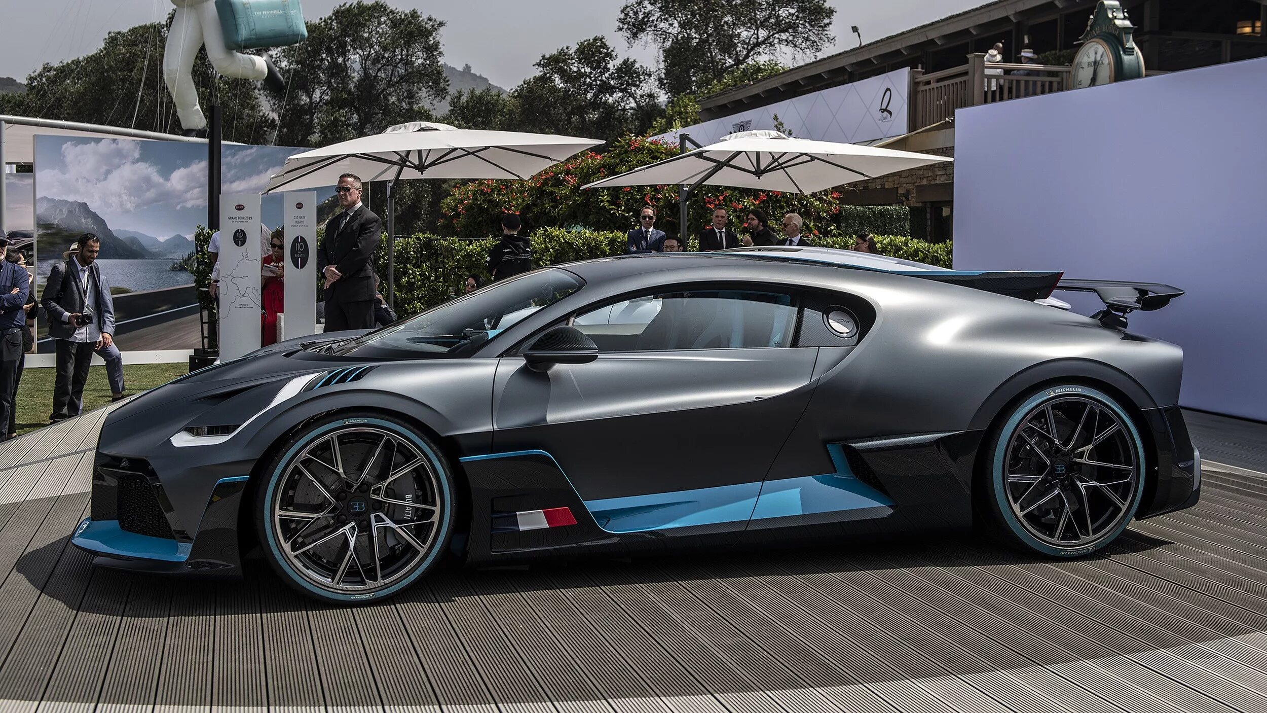 Bugatti divo 2021. Бугатти диво. Bugatti Diva гиперкар. Bugatti Diva 2021. Бугатти диво 2018.