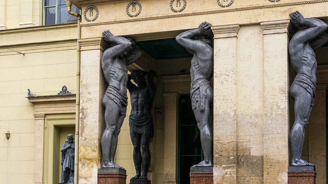 Атланты новый эрмитаж в санкт-петербурге. Атланты питер. Теребенёв атланты. Новый эрмитаж атланты. Атланты на арбате.