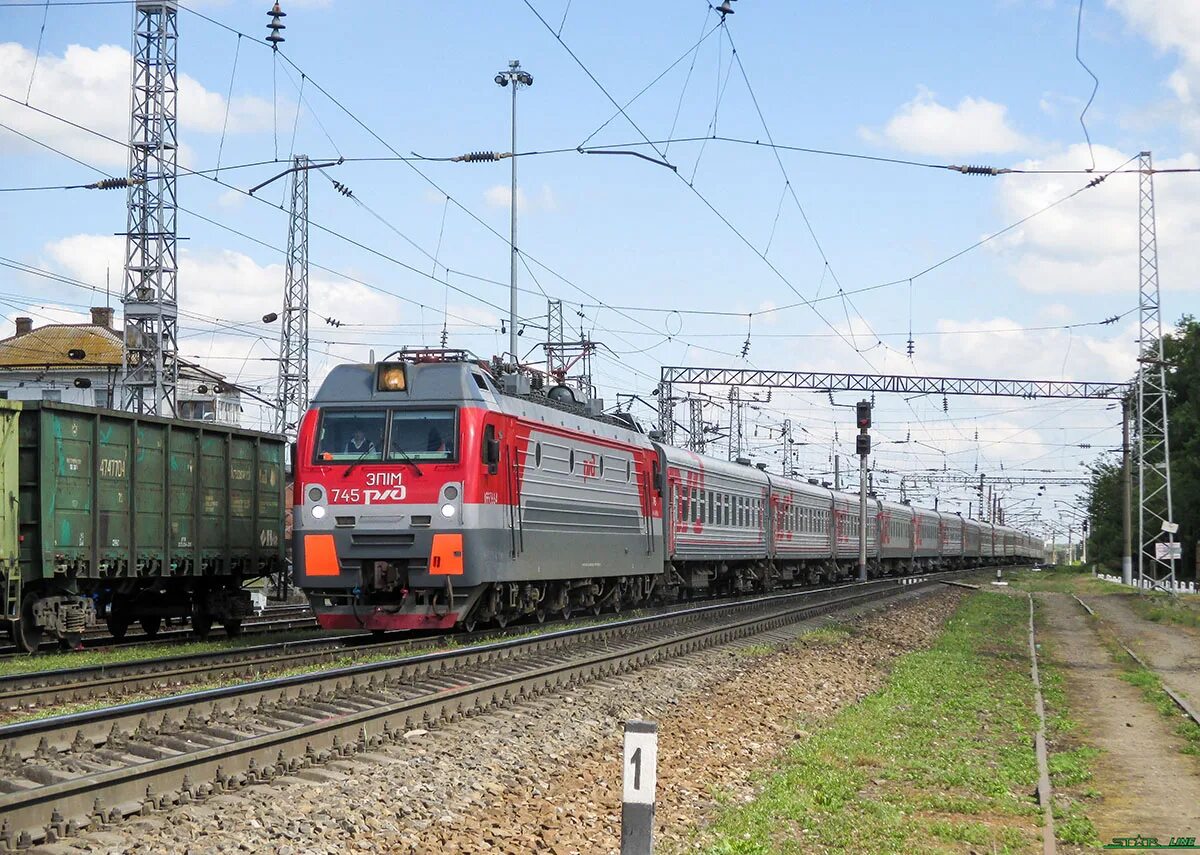 Спб владикавказ поезд. Эп1м-745. Электровоз эп1м. Эп1 Дальневосточная ЖД. Эп1м в Агрызе.