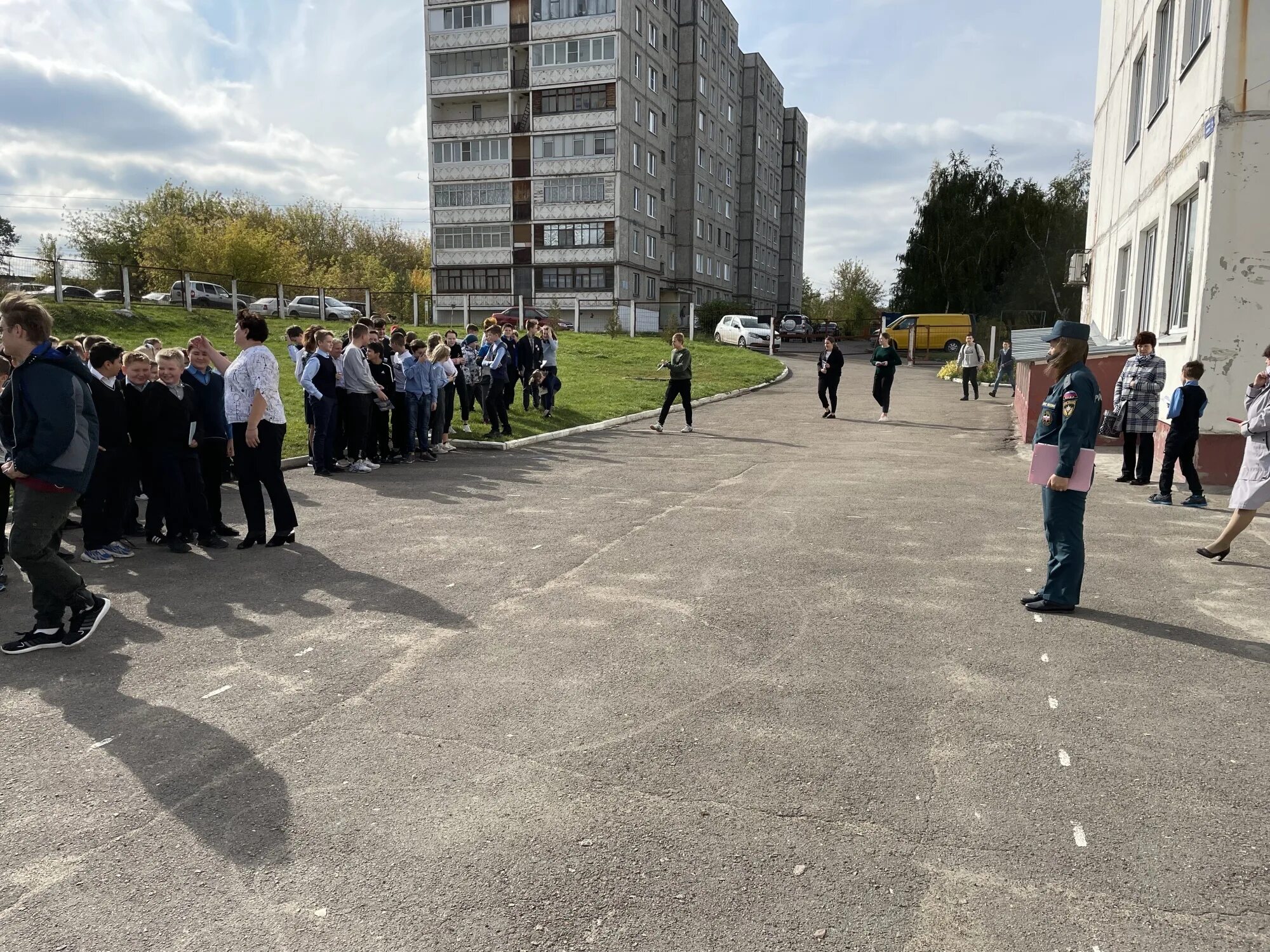 Учебная тревога в школе. Учебная пожарная тревога в школе. Учебная тревога в школе 1420. Учебная тревога в школе 127. Учебная тревога по всей россии