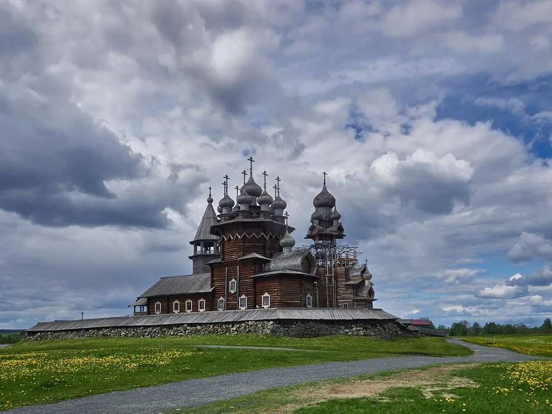 Погост Кижи. Кижи Карелия. Памятник европейского севера Кижи.