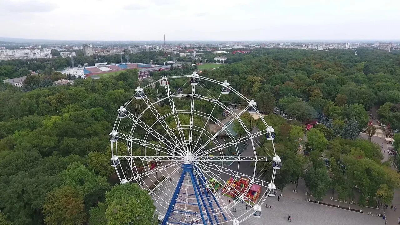 Нальчик парк аттракционов. Колесо обозрения Нальчик. Атажукинский парк в Нальчике колесо обозрения. Новое колесо обозрения в Нальчике. Колесо обозрения Нальчик высота.