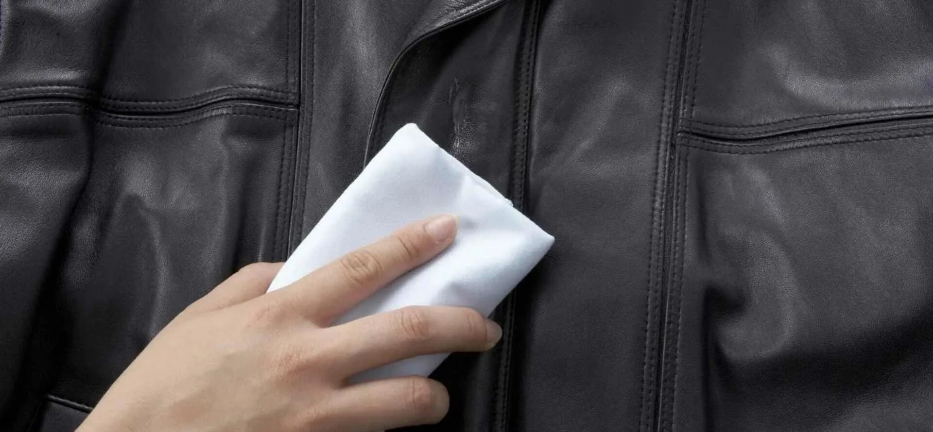 Химчистка кожаных плащей. Утюжить кожу. Постирать куртку из кожзама. Отпаривание утюгом кожаной куртки. Можно ли гладить кожаную.