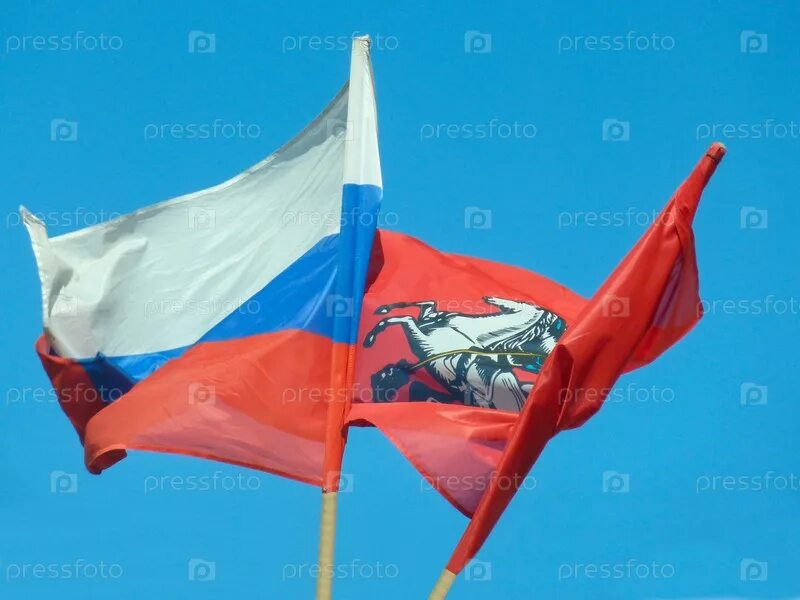 Почему флаги развеваются