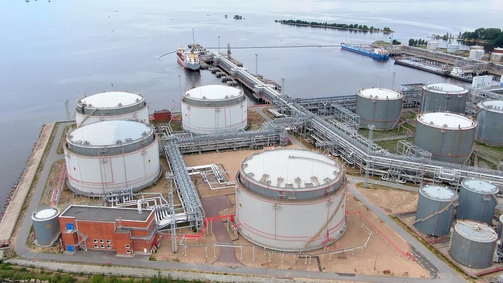 Пнт петербургский нефтяной терминал. Нефтяной спб. Калининградский нефтяной терминал. Санкт петербургский нефтеналивной порт. Феодосийский морской нефтяной терминал.