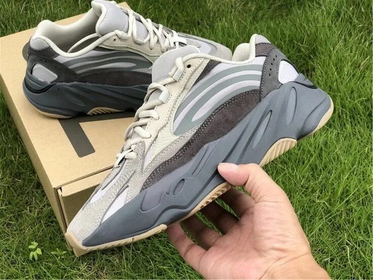 Adidas yeezy 700 v2. Adidas Yeezy Boost 700 v2. Adidas Yeezy 700 v1. Adidas izi Boost 700. Adidas Yeezy Boost 700 v2 Tephra.