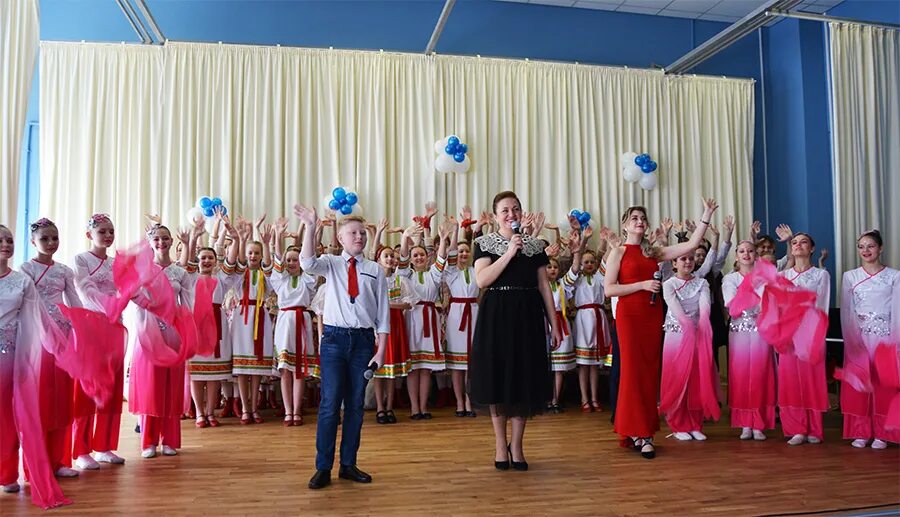 здание администрации лотошинского района. беседа с сотрудником омвд. начальник омвд лотошино. инспекторы гибдд лотошино. полиция лотошино.