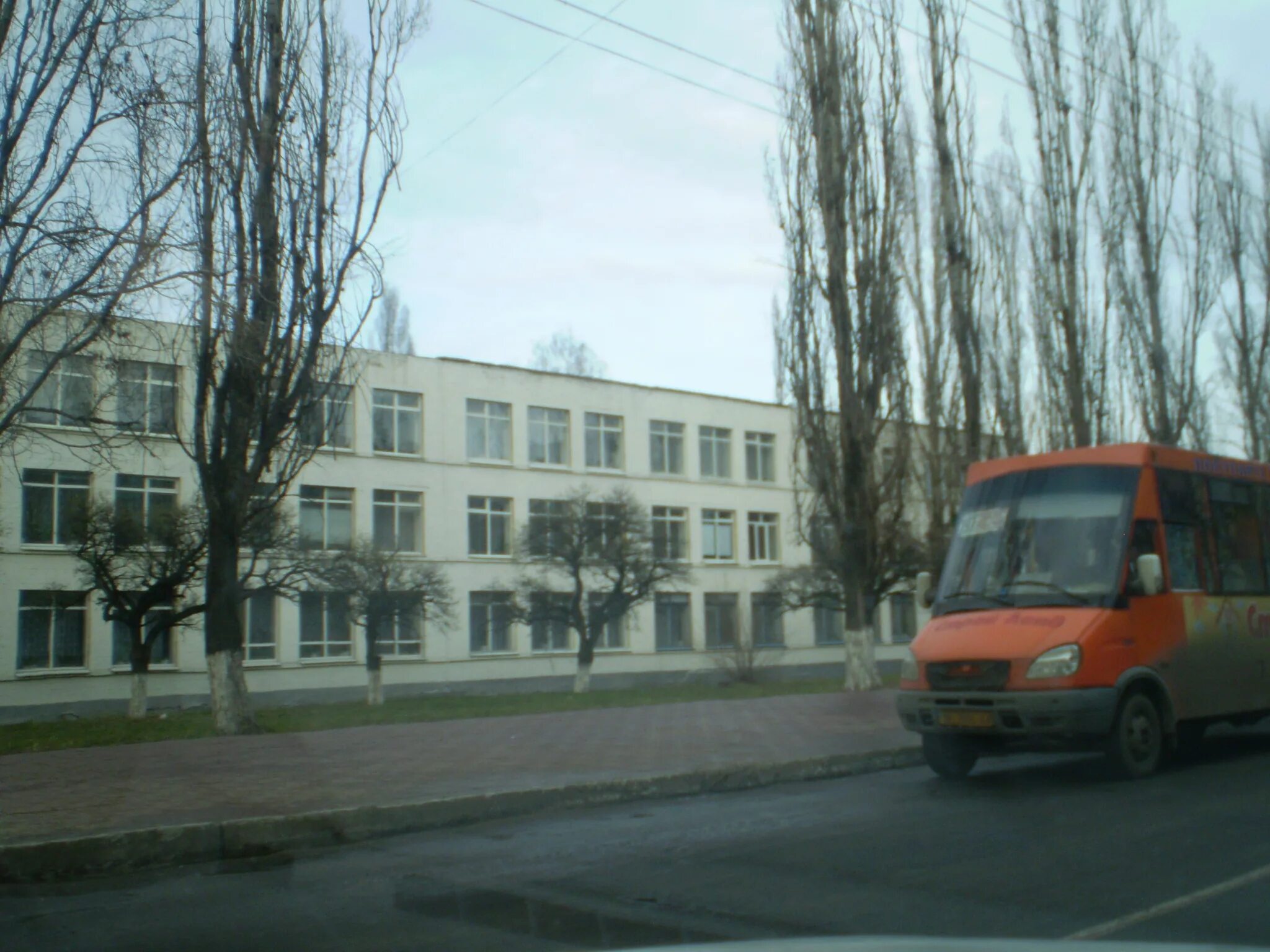 Школа 32 луганск. Школа 53 луганск. Улица чапаева город луганска. Луганск 53. Ольга луганская луганск.