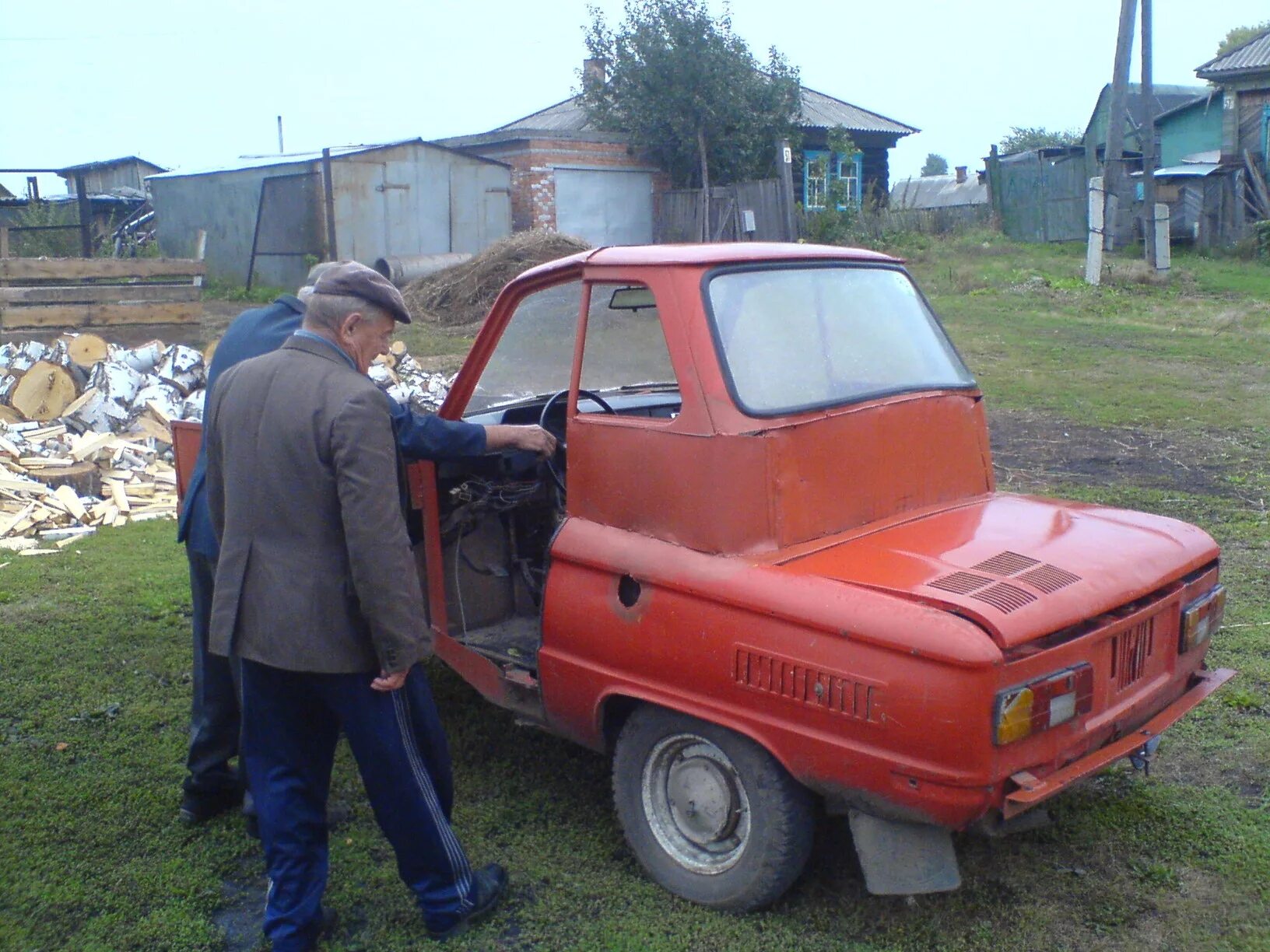 Самодельная деревня. Самодельные автомобили. Самоделки для автомобиля. Колхозные машины. Машина в деревне.