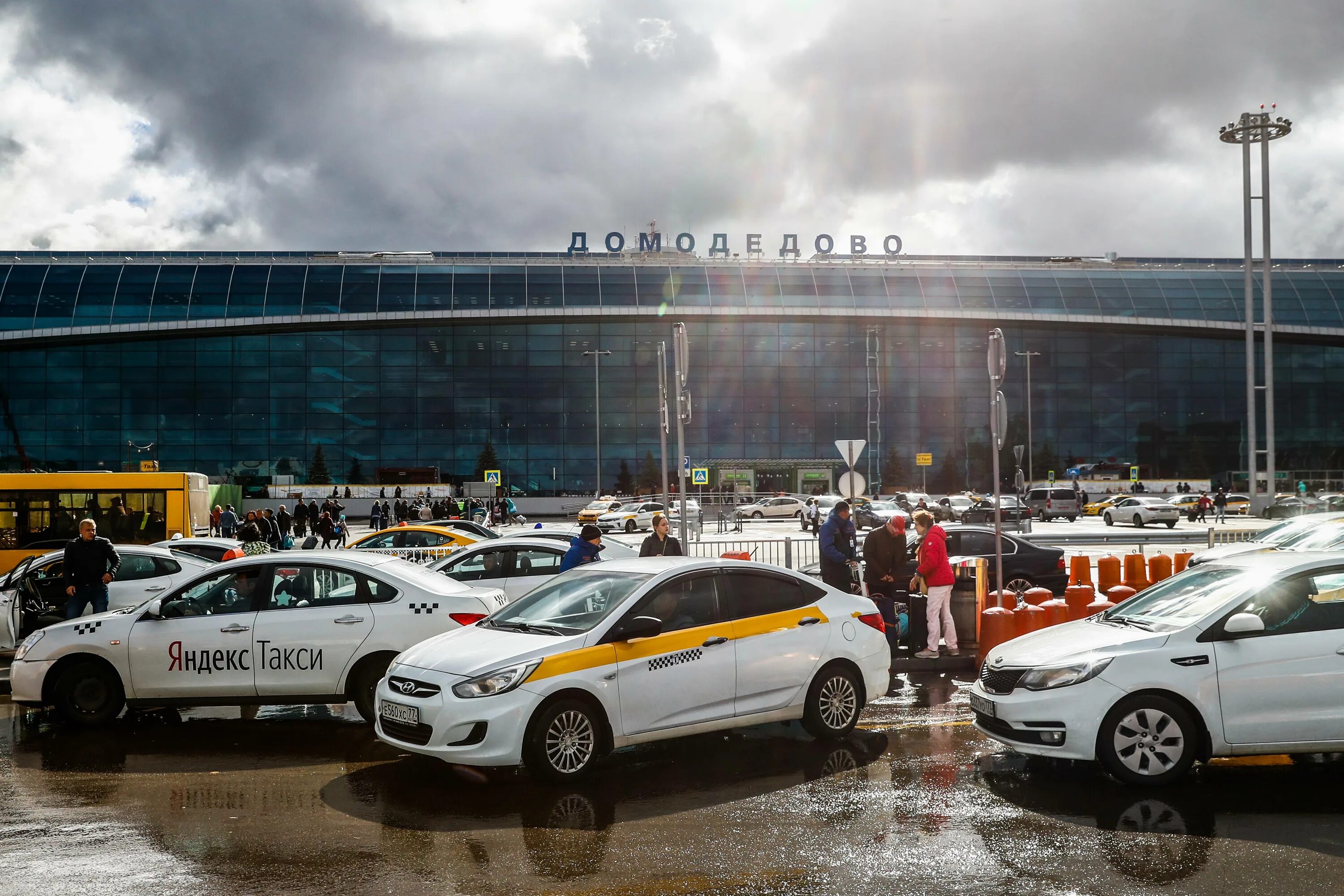 Аэропорт Домодедово такси. Такси в аэропорт.