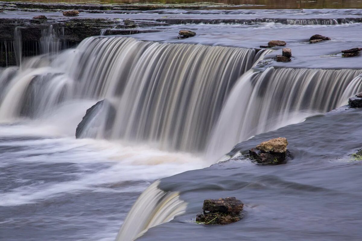 Большой тосненский водопад