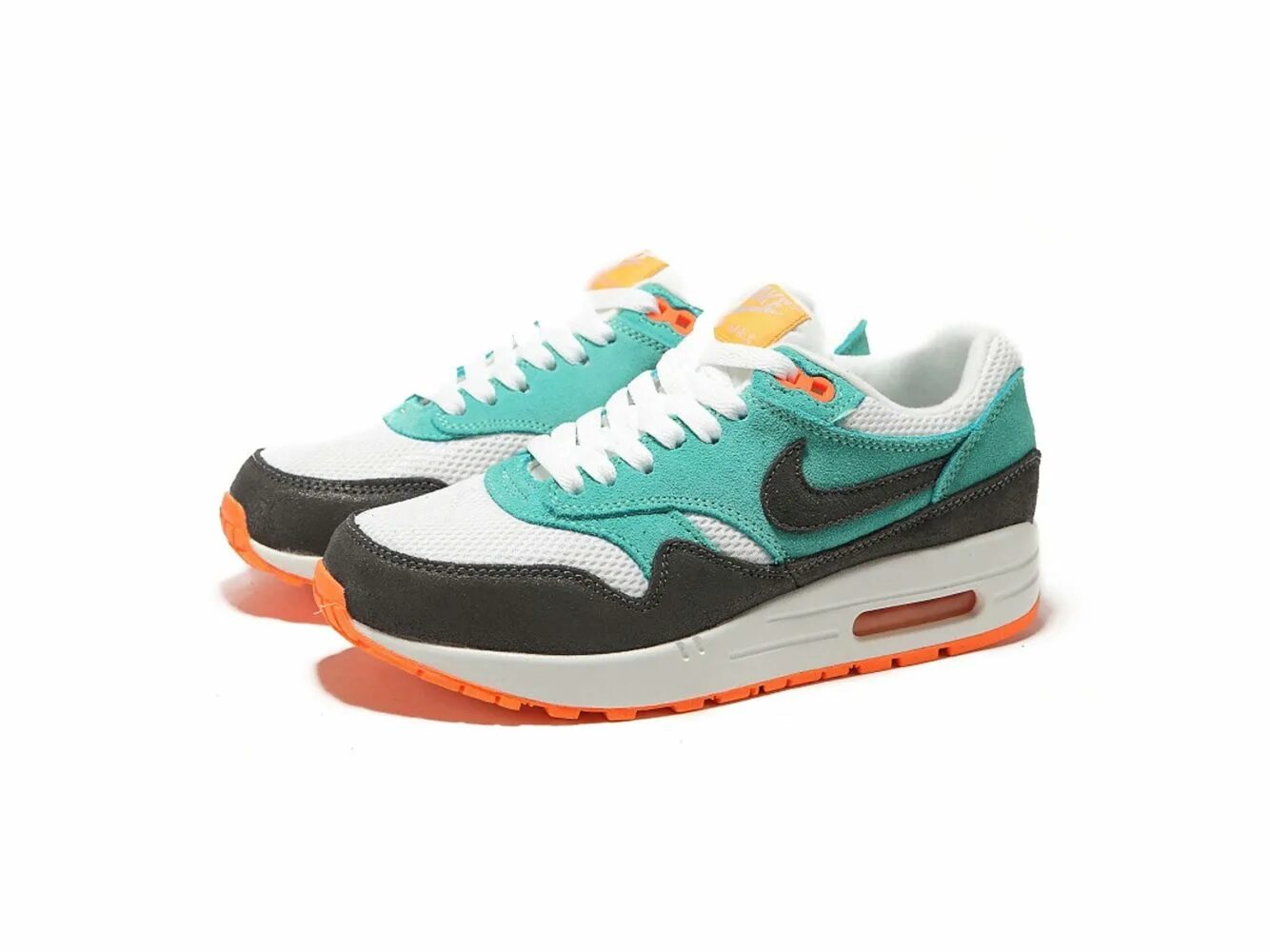 Сколько стоят кроссовки nike