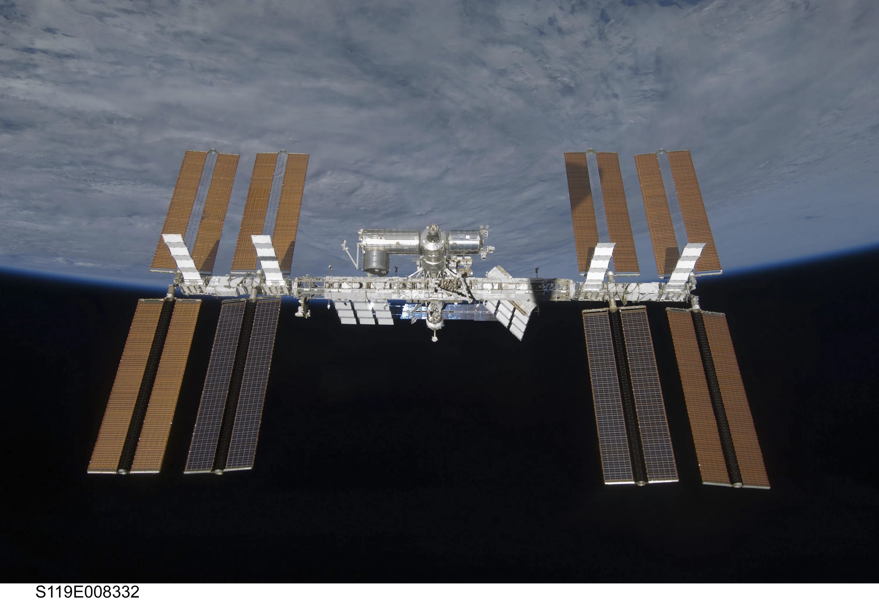 Международная Космическая станция. Космическая станция на земле. МКС В тени. Космическая станция НАСА.