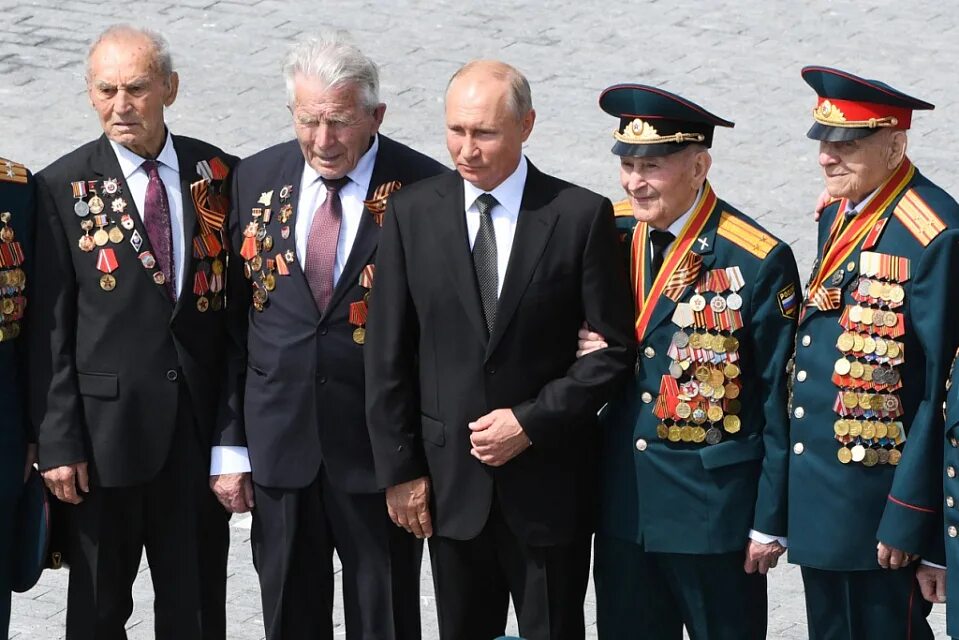 Встреча ветеранов вов. Ветераны вереи. Пионеры ветераны вов. День победы ветераны. Ветераны на параде.