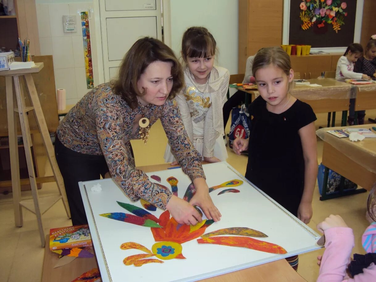 дети в детском саду. открытые занятия педагогов дополнительного образования. изо начальная школа. творческие кружки для детей. педагог дополнительногообразованияв приклалном искусств.