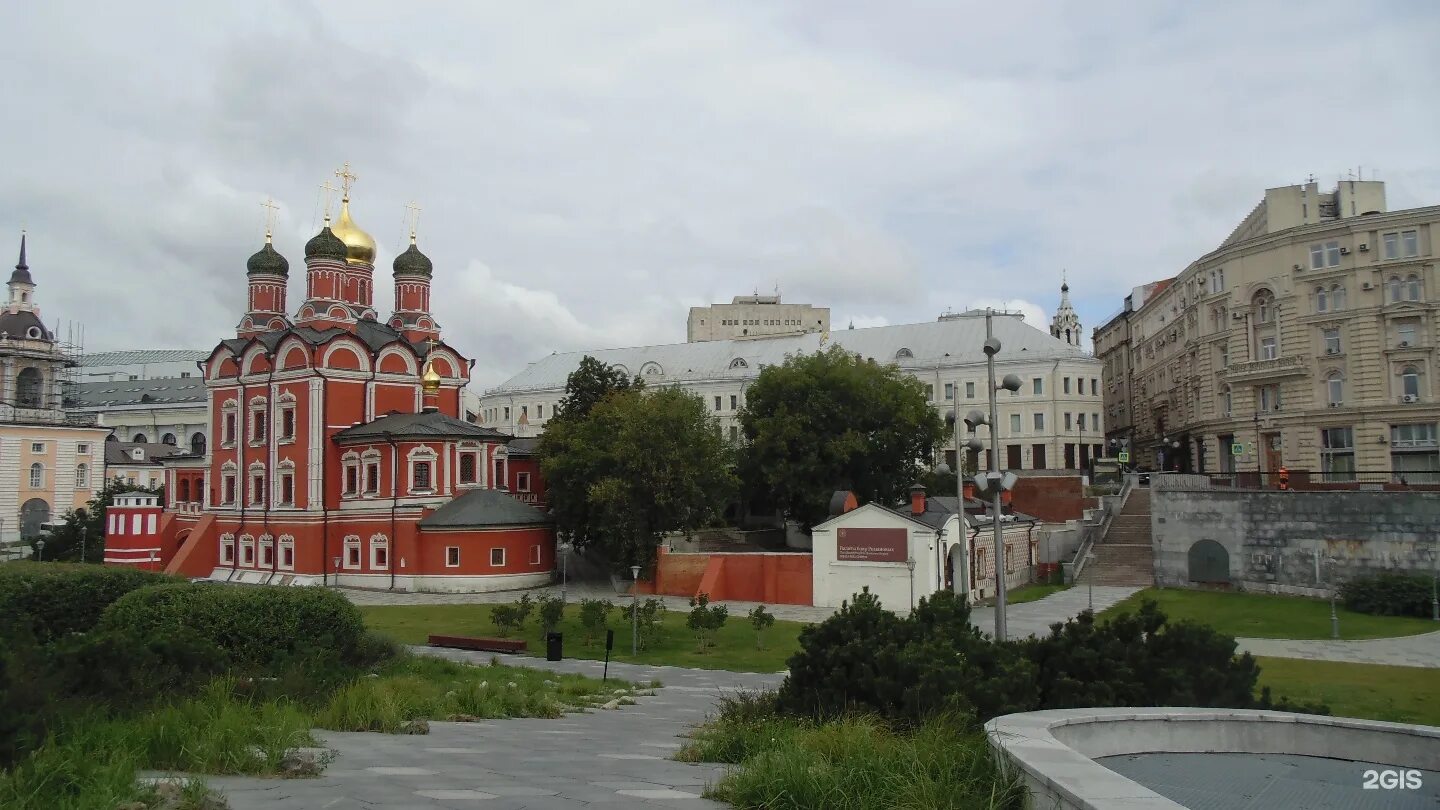 Музей палаты бояр романовых ул варварка 10. Москва улица Варварка 10 музей палаты бояр Романовых. Варварка, 10 Москва. Доходный дом Персица на Варварке. Варварка дом 14.