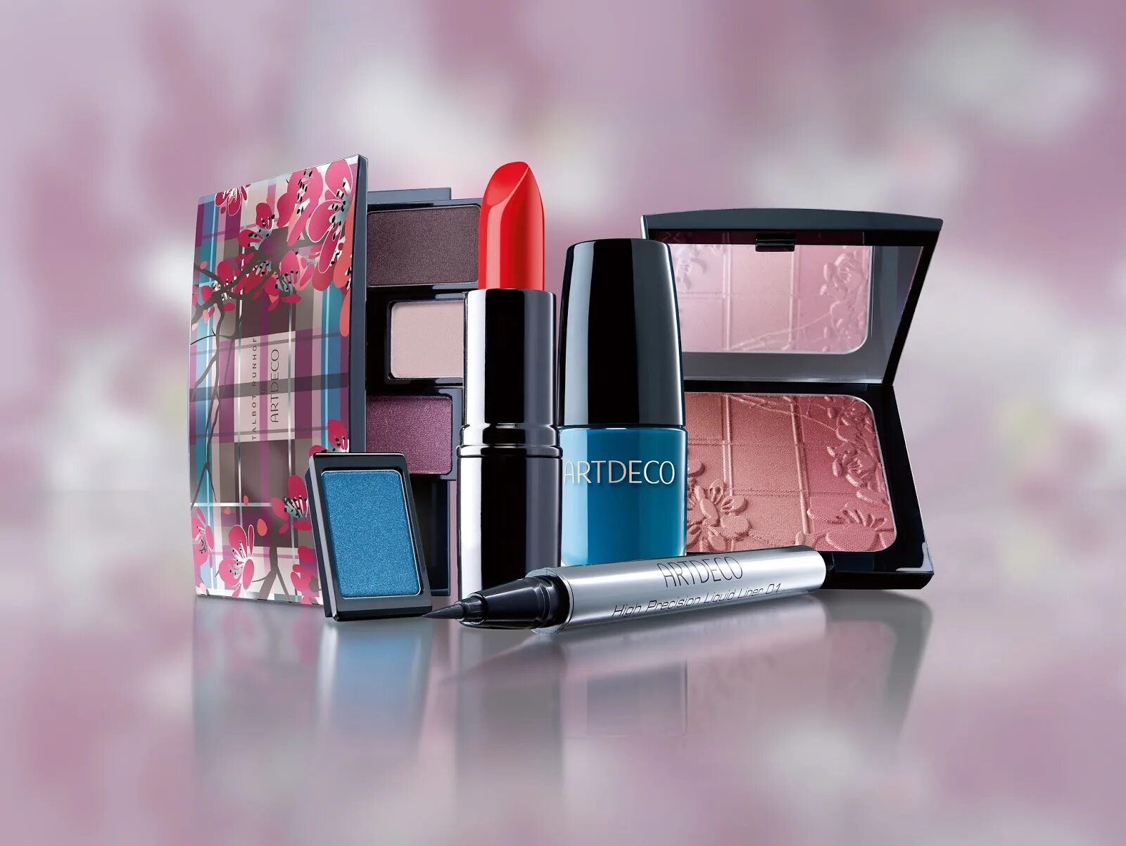 База для макияжа артдеко. Artdeco 212. Пудра бронзирующая artdeco. Декоративная косметика артдеко. Артдеко косметика.