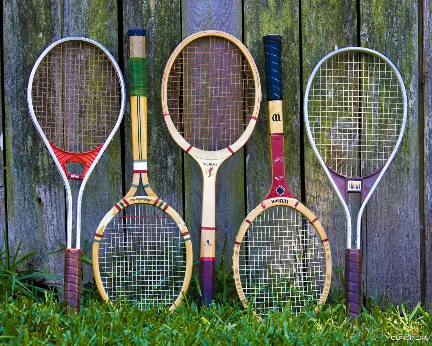 Ракетки для большого тенниса москва. Ракетка для большого тенниса. Винтажные теннисные ракетки. Теннисная ракетка для большого тенниса. Винтажная ракетка для большого тенниса.