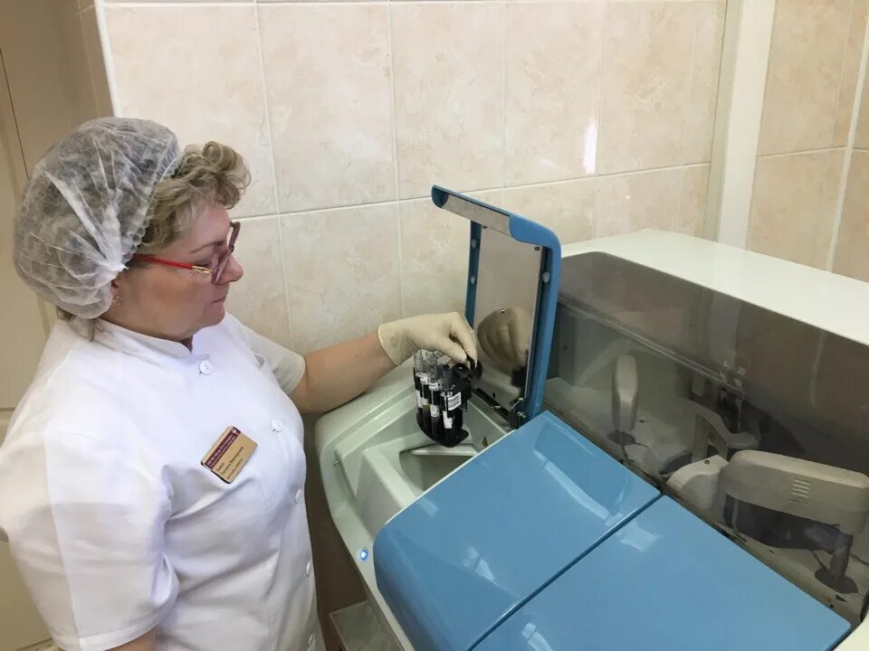 Врач работает. Дневной стационар семашко. Сегодня работает больница. Свердловская 76 больница. Главный врач наркологического диспансера.