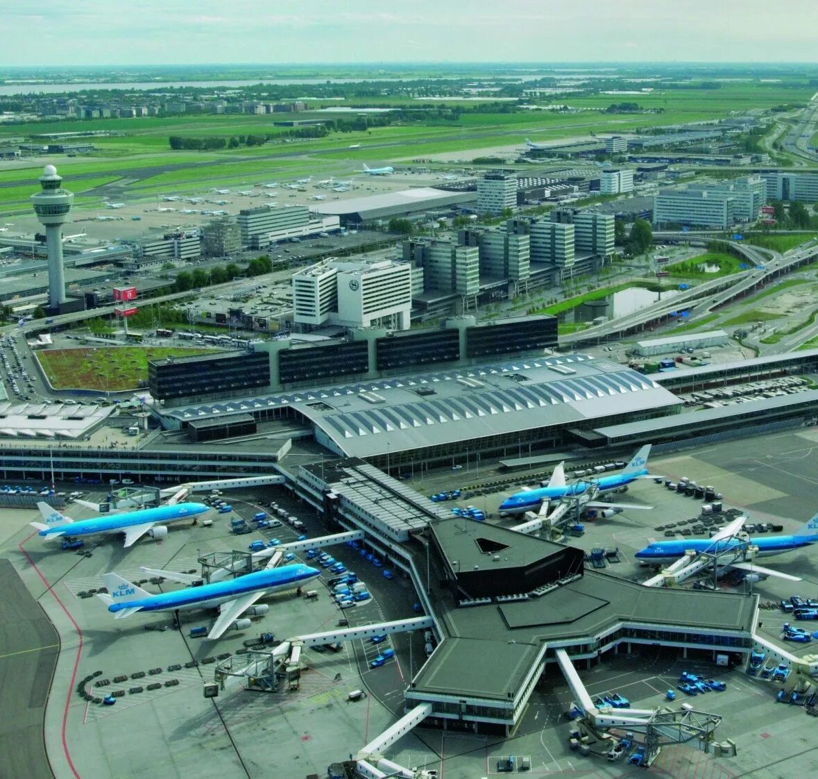 Аэропорт. Международный аэропорт Схипхол. Аэропорт Амстердама. Схипхол Амстердам. Голландский аэропорт Схипхол.